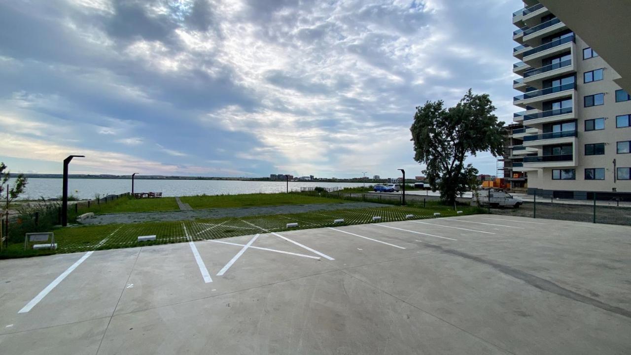 Myosotis Mamaia Studio By The Lake Apartment Exterior photo