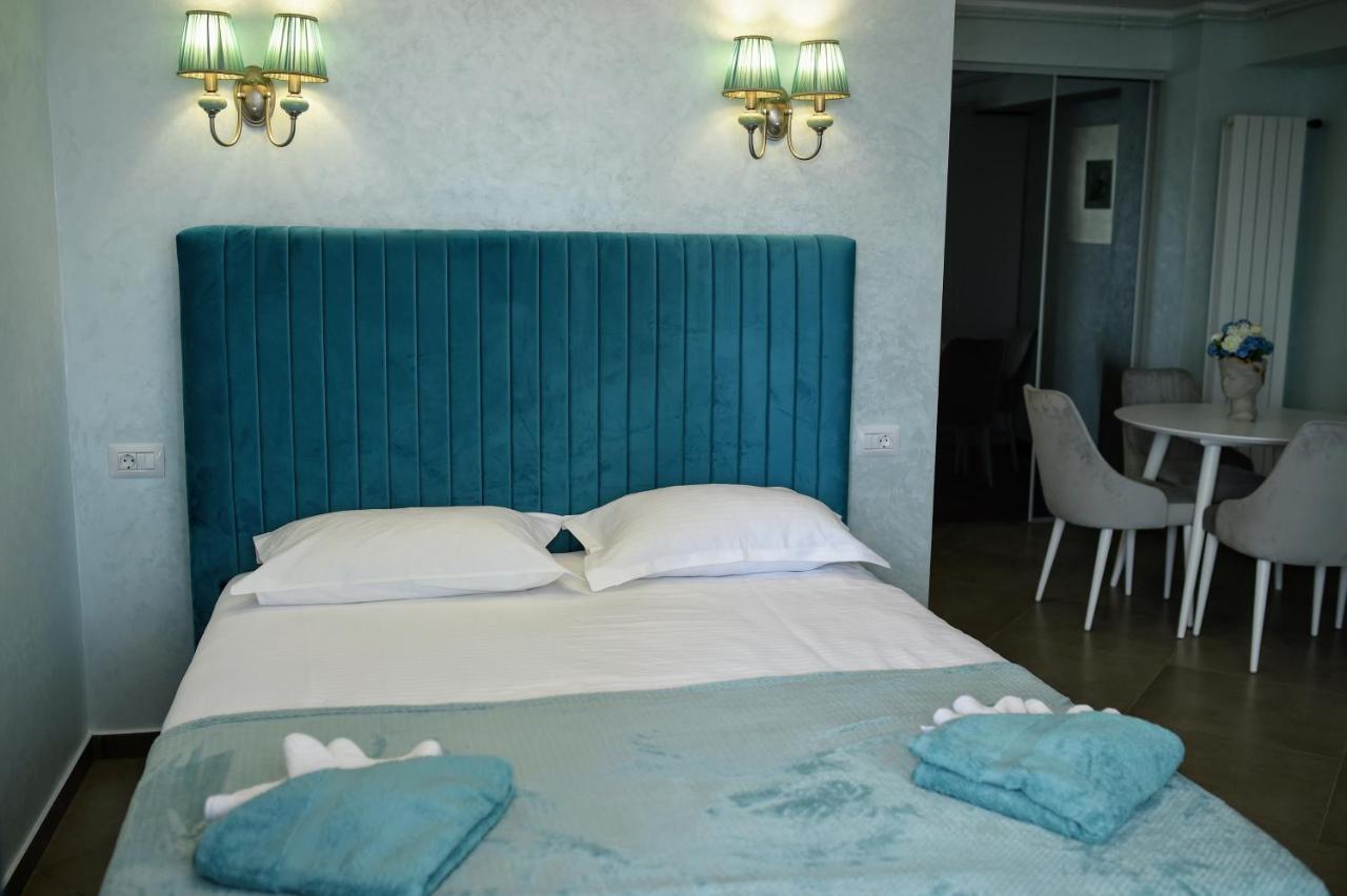 Myosotis Mamaia Studio By The Lake Apartment Exterior photo