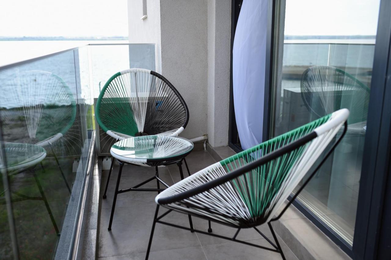 Myosotis Mamaia Studio By The Lake Apartment Exterior photo